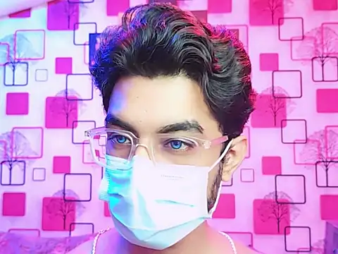 Snapshot of ChiseledCharm chatting on October 28, 2025, 6:32 pm ChiseledCharm online show from October 28, 2025, 6:32 pm