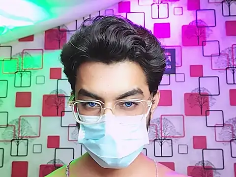 Snapshot of ChiseledCharm chatting on October 29, 2025, 6:53 pm ChiseledCharm online show from October 29, 2025, 6:53 pm