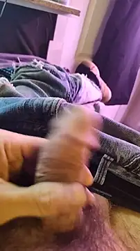 Snapshot of David1982qq chatting on September 23, 2025, 12:13 am David1982qq online show from September 23, 2025, 12:13 am