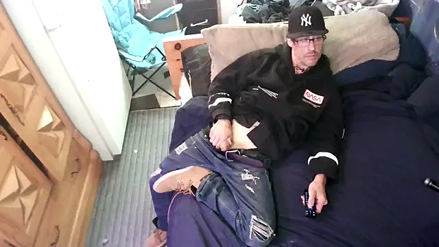 Snapshot of David1982qq chatting on October 10, 2025, 11:26 pm David1982qq online show from October 10, 2025, 11:26 pm