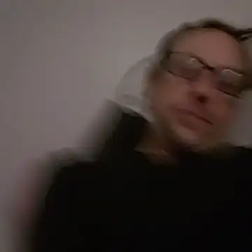 Snapshot of David1982qq chatting on March 3, 2026, 9:15 am David1982qq online show from March 3, 2026, 9:15 am