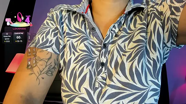 GreciaFox1 online show from May 19, 2026, 1:06 pm