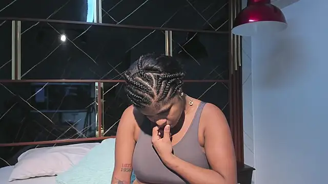 HannyThompson online show from March 15, 2026, 12:44 pm