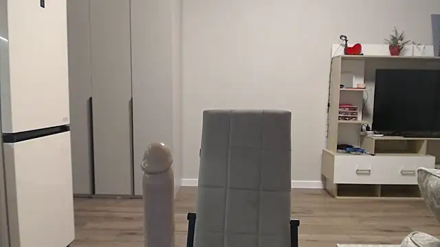 EleanoraDream online show from February 20, 2026, 1:11 pm