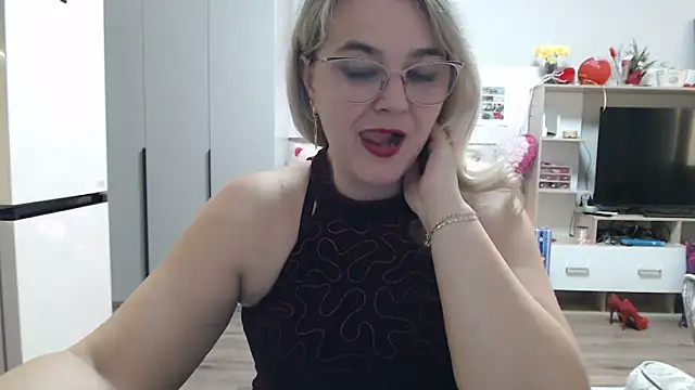 EleanoraDream online show from May 2, 2026, 2:11 pm