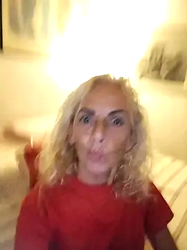 clarabell4 online show from September 22, 2025, 8:22 pm