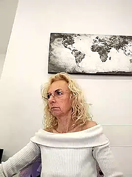 clarabell4 online show from February 26, 2026, 12:15 pm