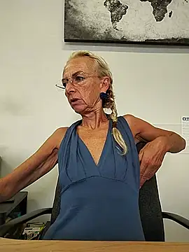 Snapshot of clarabell4 chatting on July 15, 2026, 7:57 am clarabell4 online show from July 15, 2026, 7:57 am