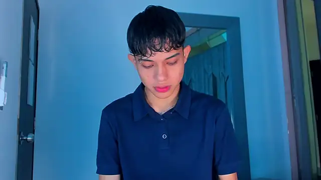 Sebax Young online show from November 28, 2025, 8:33 pm