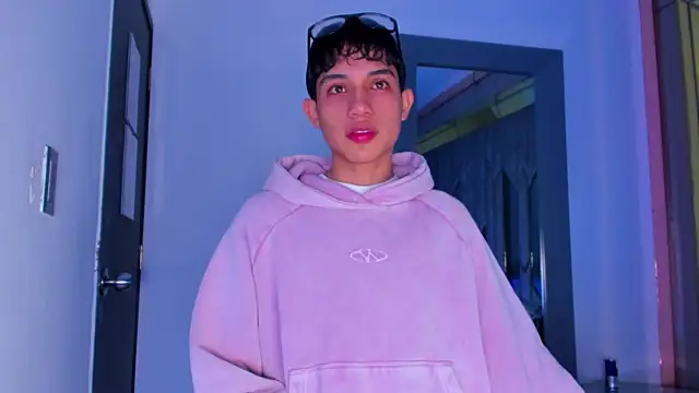 Sebax Young online show from March 30, 2026, 8:32 pm