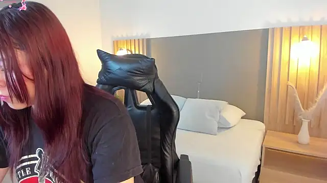 Snapshot of emma_fhox chatting on September 16, 2025, 2:12 am emma fhox online show from September 16, 2025, 2:12 am