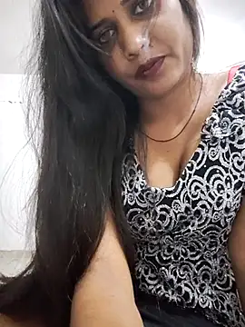 cute radhikaa online show from March 29, 2026, 11:32 am