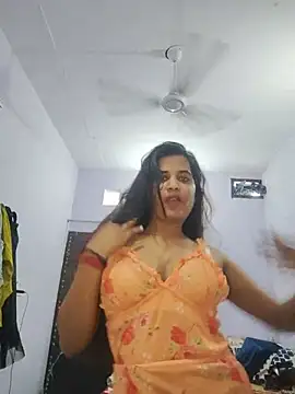 Snapshot of cute_radhikaa chatting on July 13, 2026, 4:59 am cute radhikaa online show from July 13, 2026, 4:59 am