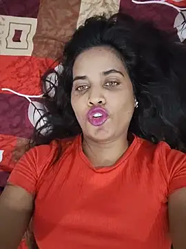 Snapshot of cute_radhikaa chatting on July 13, 2026, 6:33 pm cute radhikaa online show from July 13, 2026, 6:33 pm