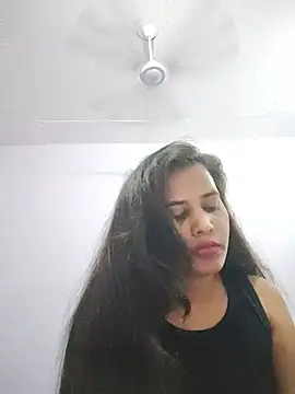 Snapshot of cute_radhikaa chatting on July 26, 2026, 9:43 pm cute radhikaa online show from July 26, 2026, 9:43 pm