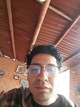 LecheDeSoya666 online show from September 27, 2025, 5:07 pm