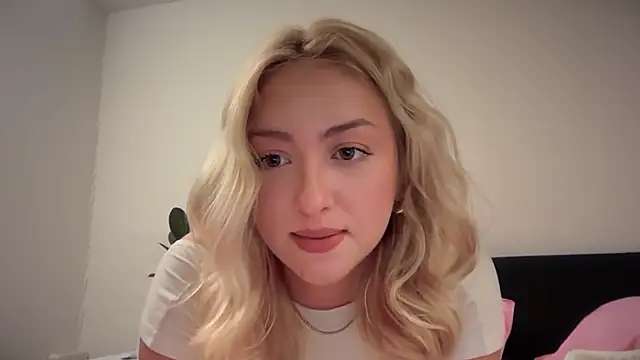 Kitty Swetty online show from February 17, 2026, 8:04 pm