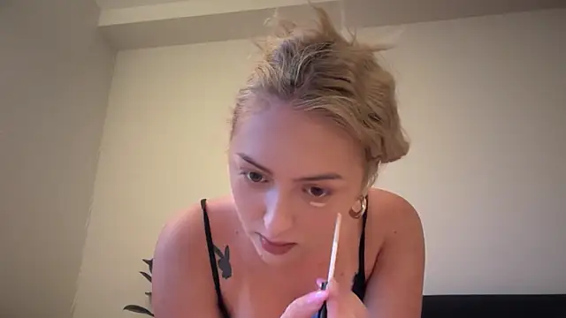 Snapshot of Kitty_Swetty chatting on May 7, 2026, 7:19 pm Kitty Swetty online show from May 7, 2026, 7:19 pm