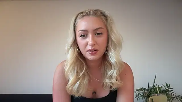 Snapshot of Kitty_Swetty chatting on May 21, 2026, 7:10 pm Kitty Swetty online show from May 21, 2026, 7:10 pm