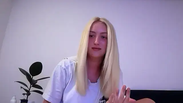Snapshot of Kitty_Swetty chatting on June 26, 2026, 8:46 pm Kitty Swetty online show from June 26, 2026, 8:46 pm