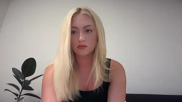 Snapshot of Kitty_Swetty chatting on July 24, 2026, 8:07 pm Kitty Swetty online show from July 24, 2026, 8:07 pm
