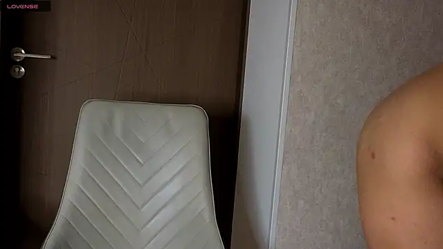 Snapshot of NoFace_Model chatting on February 22, 2026, 5:11 pm NoFace Model online show from February 22, 2026, 5:11 pm