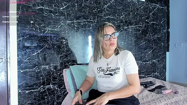 Snapshot of Agatha_Pleasure chatting on April 29, 2026, 12:20 pm Agatha Pleasure online show from April 29, 2026, 12:20 pm