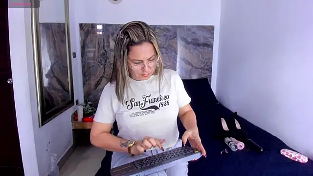 Snapshot of Agatha_Pleasure chatting on June 2, 2026, 11:56 am Agatha Pleasure online show from June 2, 2026, 11:56 am