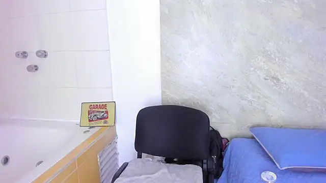 Snapshot of Agatha_Pleasure chatting on July 4, 2026, 12:11 pm Agatha Pleasure online show from July 4, 2026, 12:11 pm