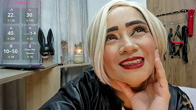 KristhalRasmussel online show from October 6, 2025, 10:07 pm