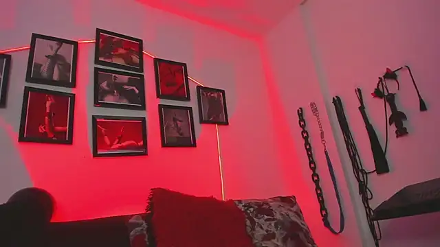 MistressNyx cg online show from December 3, 2025, 3:43 pm