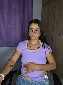 Coralinne   online show from July 25, 2026, 3:26 am