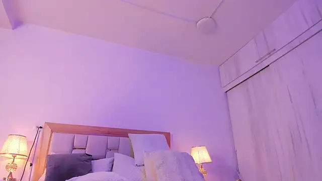 Snapshot of megan_rous_ chatting on April 14, 2026, 3:12 am megan rous online show from April 14, 2026, 3:12 am