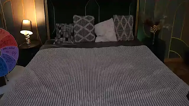 IvyLaurent online show from November 9, 2025, 8:34 am