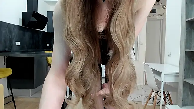 Kitty Player online show from April 19, 2026, 7:40 am