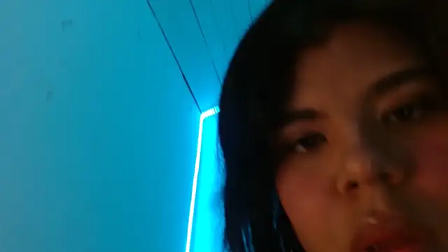 samantha-pettie online show from October 20, 2025, 10:27 am