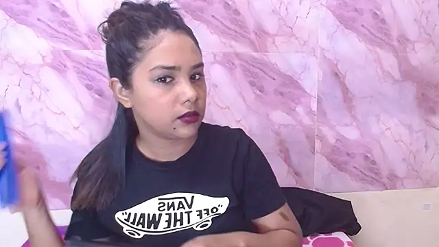 Snapshot of IndiaSexyStripper4u chatting on November 5, 2025, 5:24 pm IndiaSexyStripper4u online show from November 5, 2025, 5:24 pm