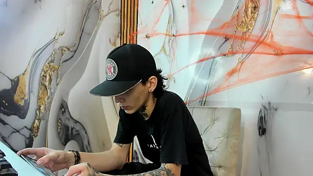 StraightBoy Nick online show from November 7, 2025, 3:17 am