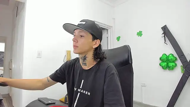 StraightBoy Nick online show from April 1, 2026, 4:57 am