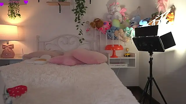 violeth     online show from May 21, 2026, 12:01 pm