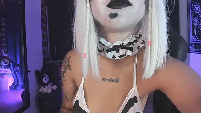 Snapshot of Katyuska_Sg1 chatting on October 22, 2025, 4:24 am Katyuska Sg1 online show from October 22, 2025, 4:24 am