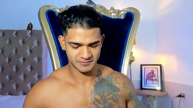 antonio  444 online show from October 20, 2025, 12:16 pm