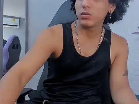 Xfire boy69 online show from September 16, 2025, 9:05 pm