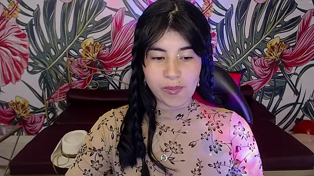 Nina harper  online show from November 4, 2025, 7:57 pm