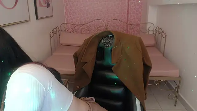 Nina harper  online show from November 10, 2025, 7:46 pm