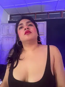 Snapshot of EmilyNoir1 chatting on May 4, 2026, 9:44 pm EmilyNoir1 online show from May 4, 2026, 9:44 pm