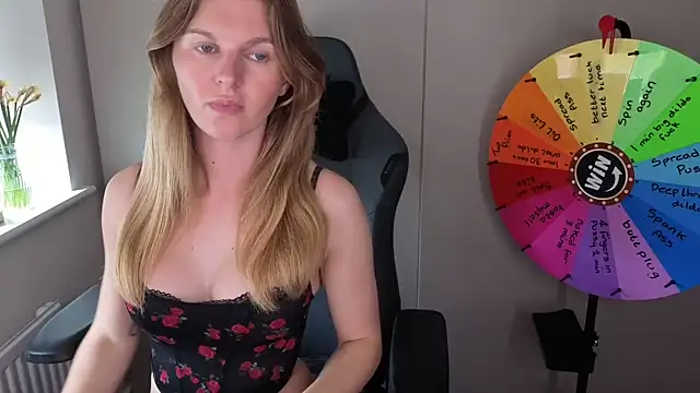 Lilly-Luscious online show from April 14, 2026, 2:12 pm