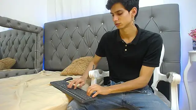 Sebalexis7 online show from October 5, 2025, 3:16 am