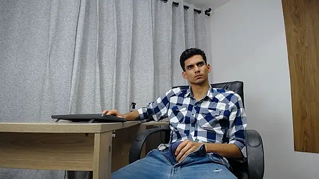 Sebalexis7 online show from November 13, 2025, 3:38 am