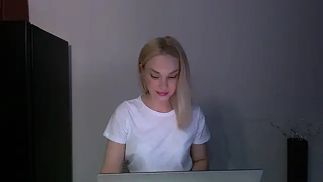 Snapshot of Lia_noo_regrets chatting on May 31, 2026, 6:09 pm Lia noo regrets online show from May 31, 2026, 6:09 pm